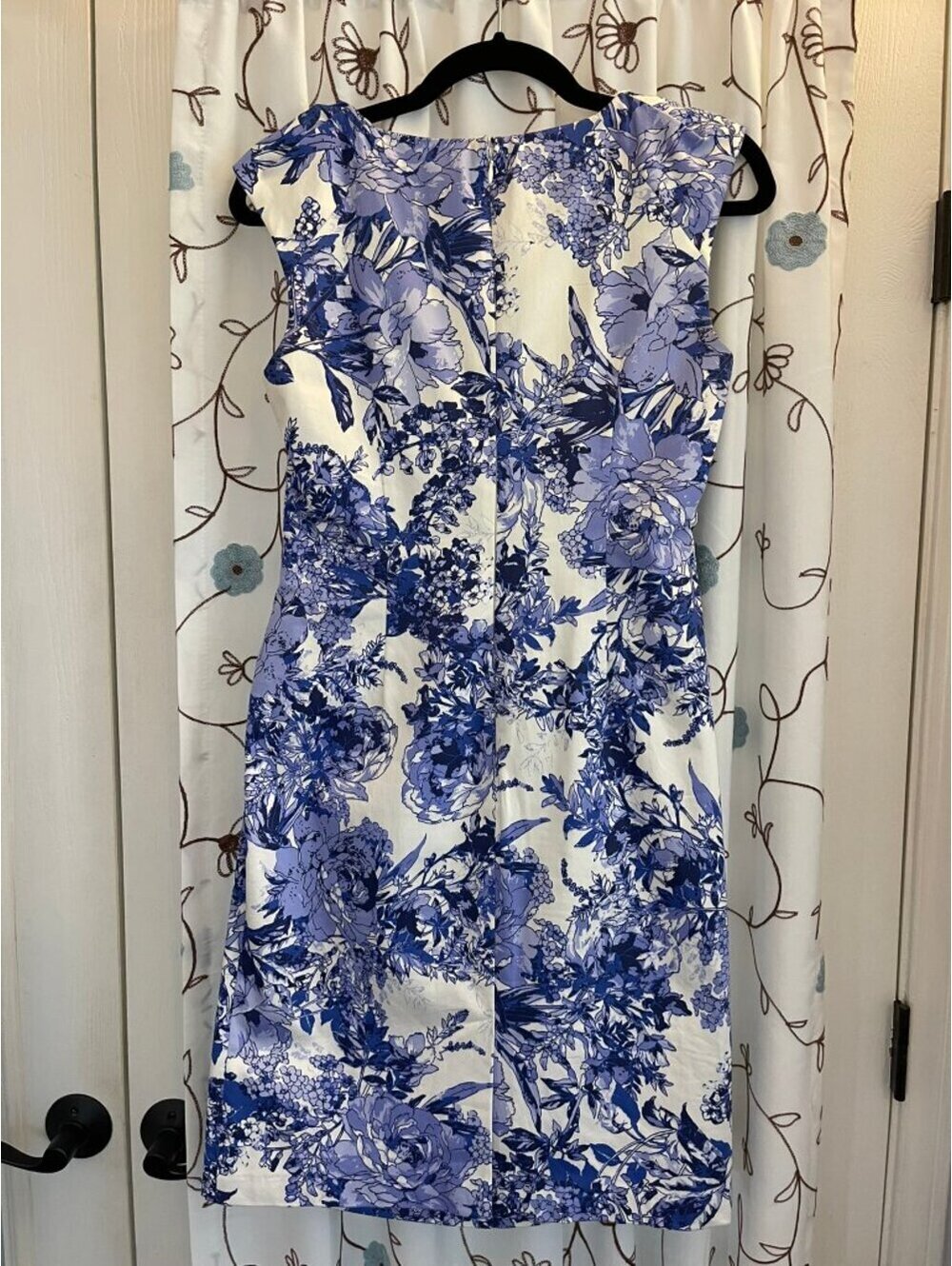 Like New Women's Sz 6P Adrianna Papell Blue Floral Sheath Dress - Picture 4 of 7